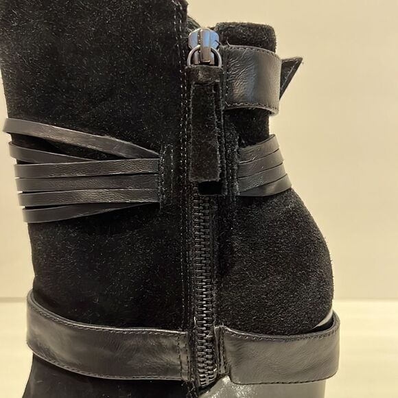 Alice + Olivia Owen Pointy Toe Wedge Heel Suede Black Booties Size 36 NWOT - Picture 11 of 16